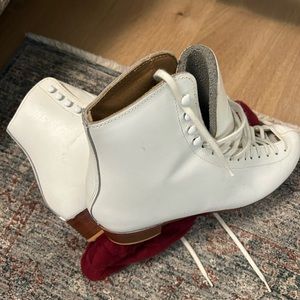 Riedell ice skates